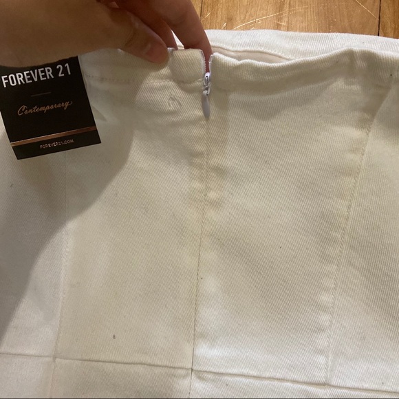 Forever 21 white jeans dress with pockets. NEW!! - Picture 5 of 7